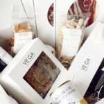 Caja nuevos padres con babero bordado - 3