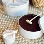 Tarta de galletas en lata individual con martillo de madera - 1