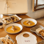 Cena especial para 2 personas B con babero bordado - 1