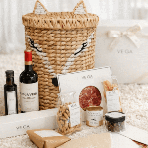 Cesta zorro recién mamá con babero bordado