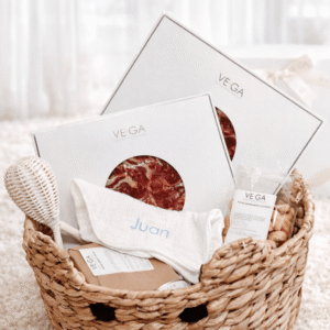 Cesta oso recién mamá con babero bordado A