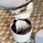 Tarta de galletas en lata individual con martillo de madera - 2