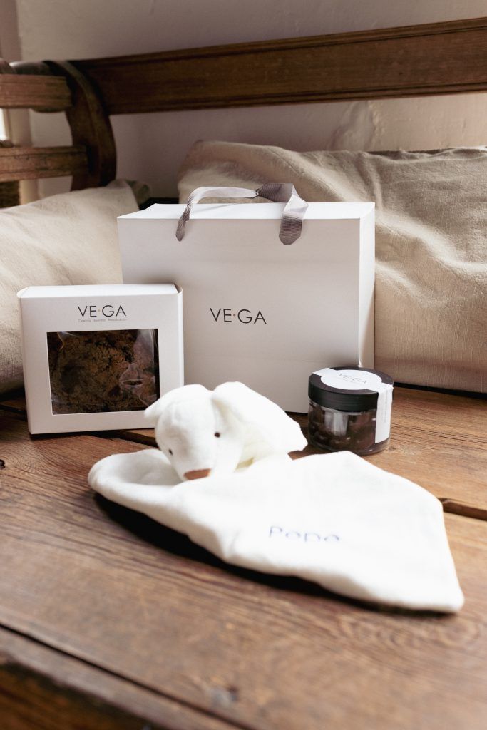 Bolsa caja regalo Dou dou bordado nombre