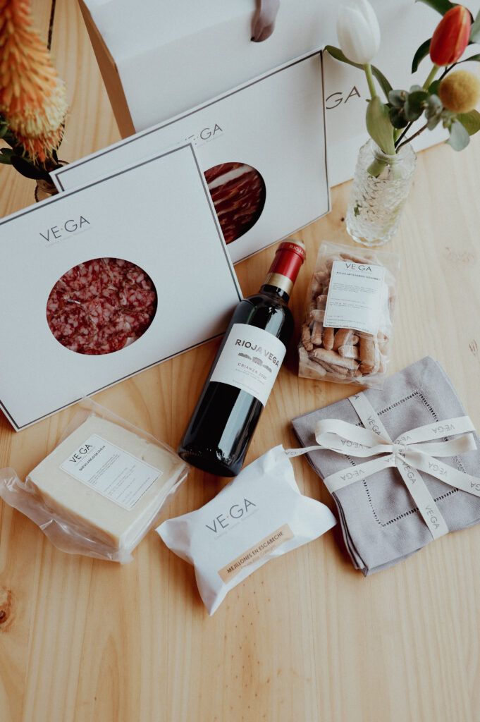 Bolsa caja regalo aperitivo A con servilletitas hilo