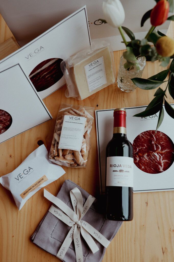 Bolsa caja regalo aperitivo B con servilletitas hilo